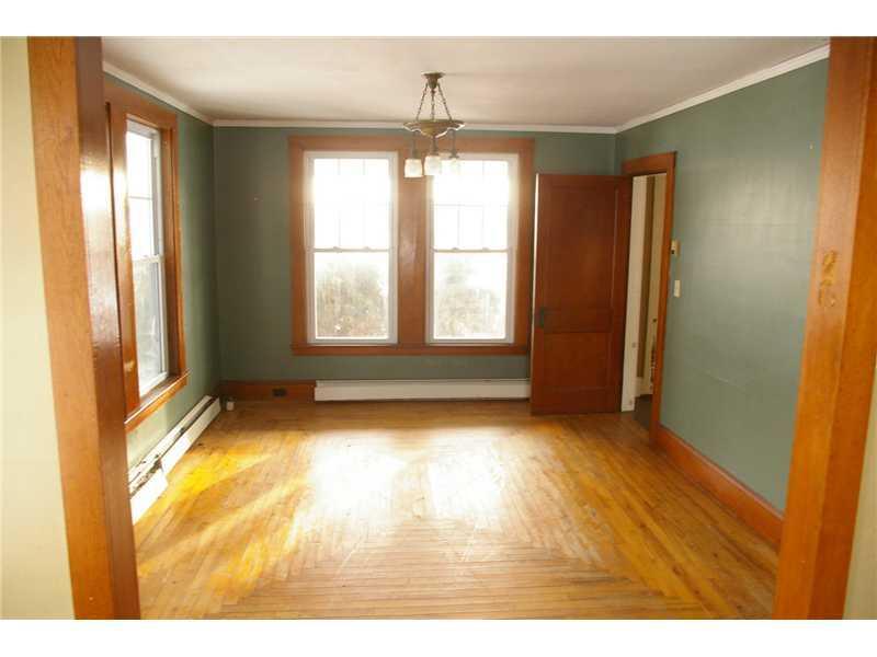 35 Cushing Road Warren, ME 04864 - Photo 8 of 14 Living Room.