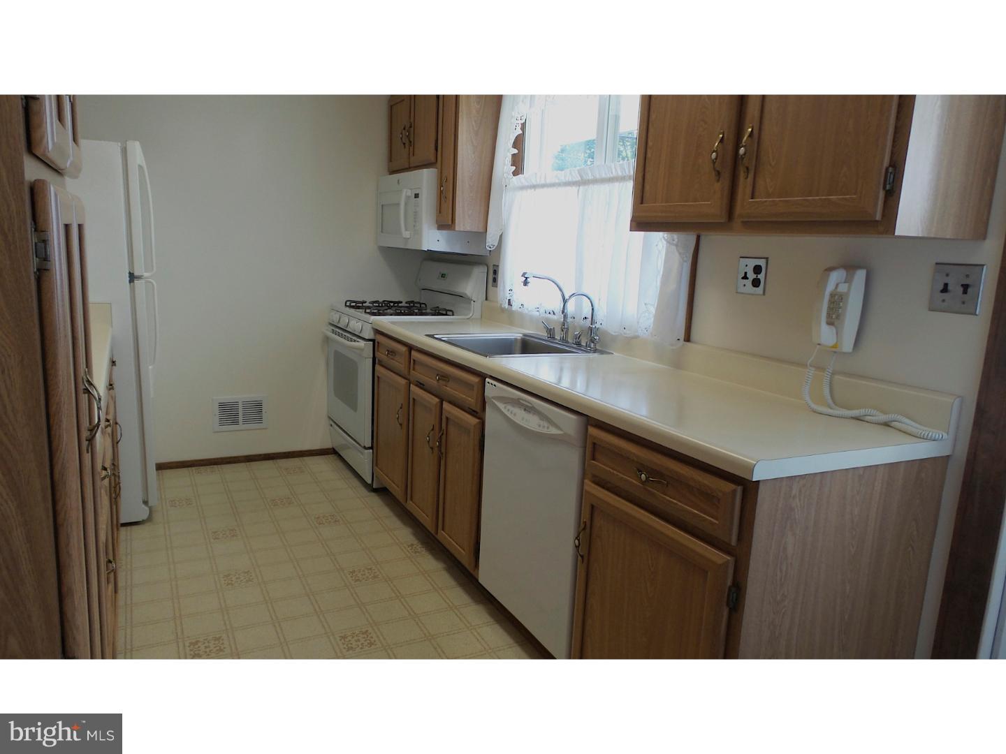 19 Albemarle Road Hamilton Square, NJ 08690 - Photo 5 of 24 Kitchen