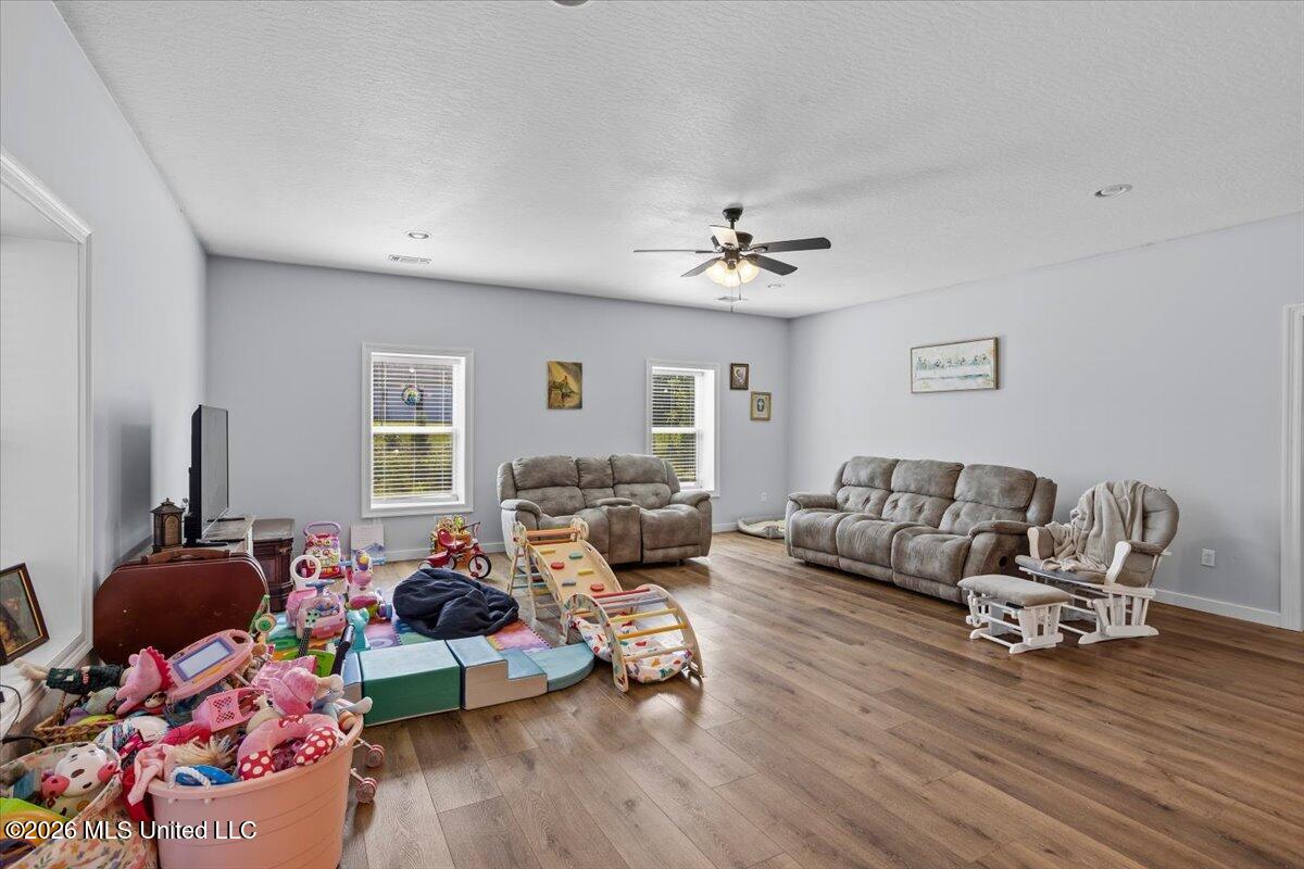 299 Lott Town Road Sumrall, MS 39482 - Photo 7 of 24 09-HJ0A5500