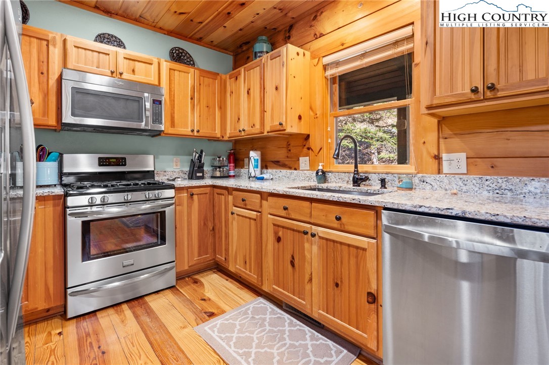 135 Jake Trail Vilas, NC 28692 - Photo 12 of 40