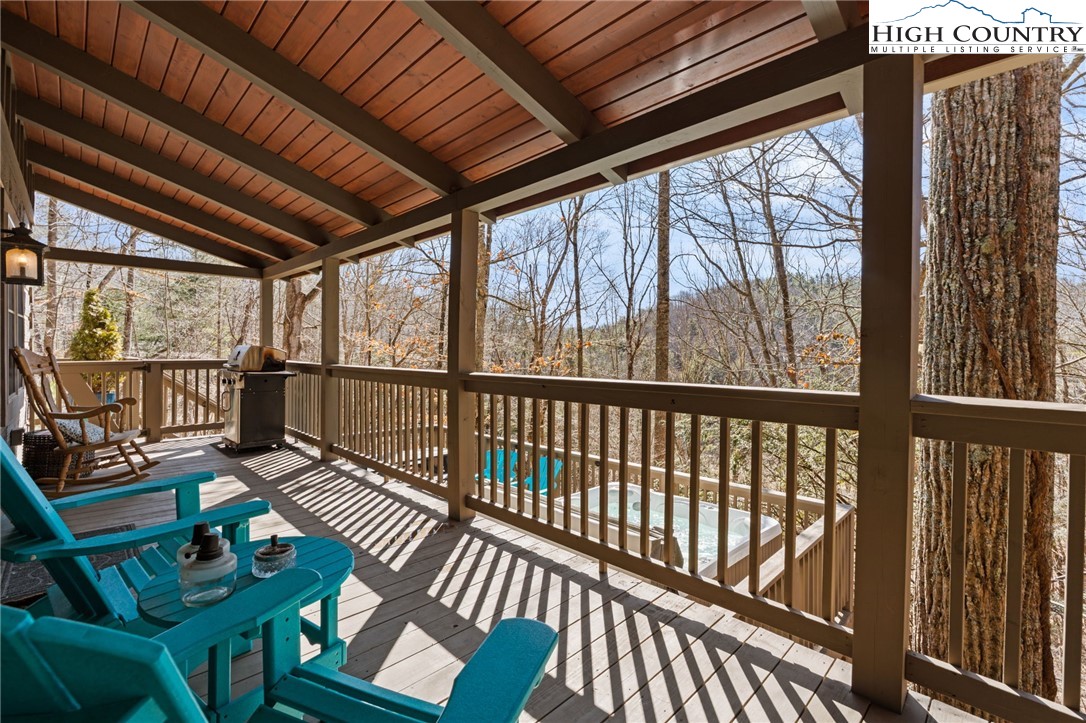 135 Jake Trail Vilas, NC 28692 - Photo 4 of 40