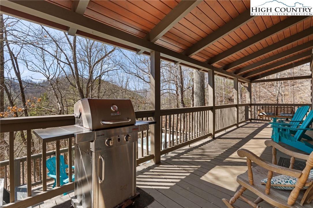 135 Jake Trail Vilas, NC 28692 - Photo 8 of 40