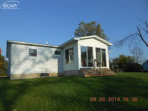 10098 State Road Millington, MI 48746 - Photo 13 of 15 20422491-12.JPG