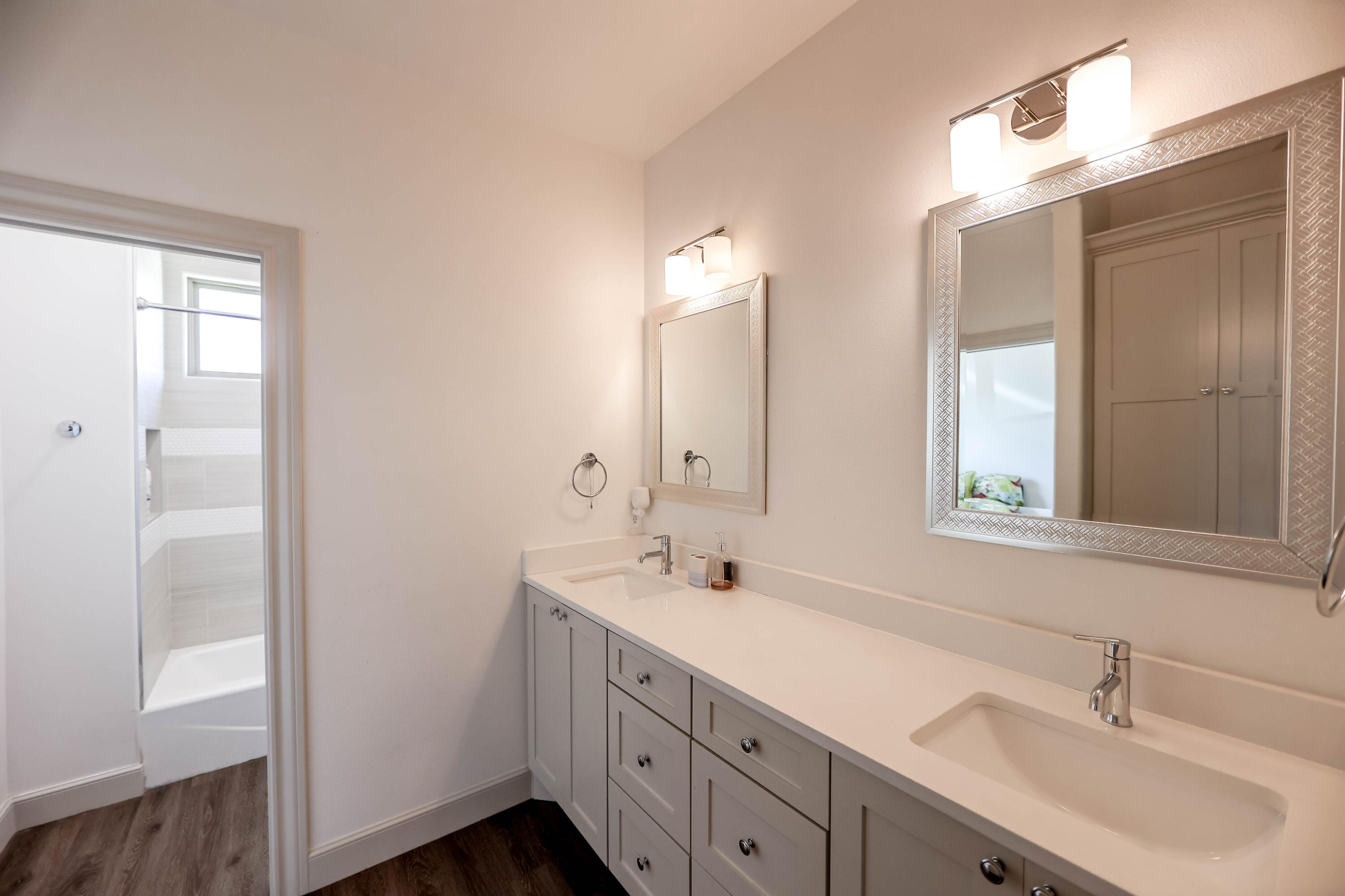 7041 99th Street Lubbock, TX 79424 - Photo 25 of 33 Guest Bathroom 2