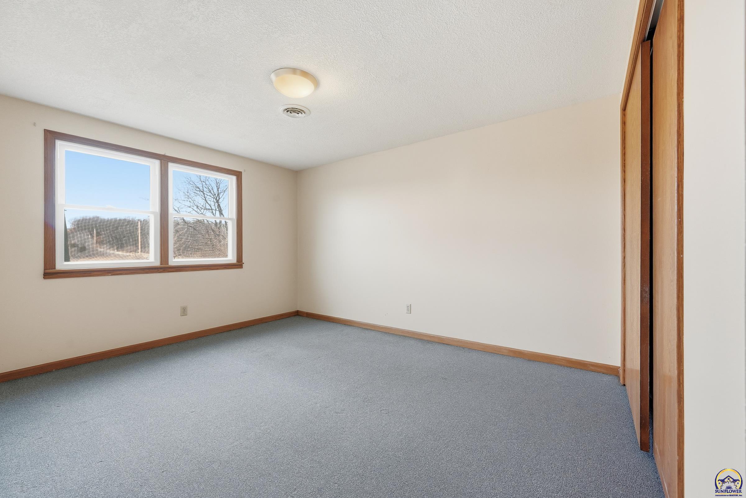 2879 27th Street Topeka, KS 66617 - Photo 17 of 25