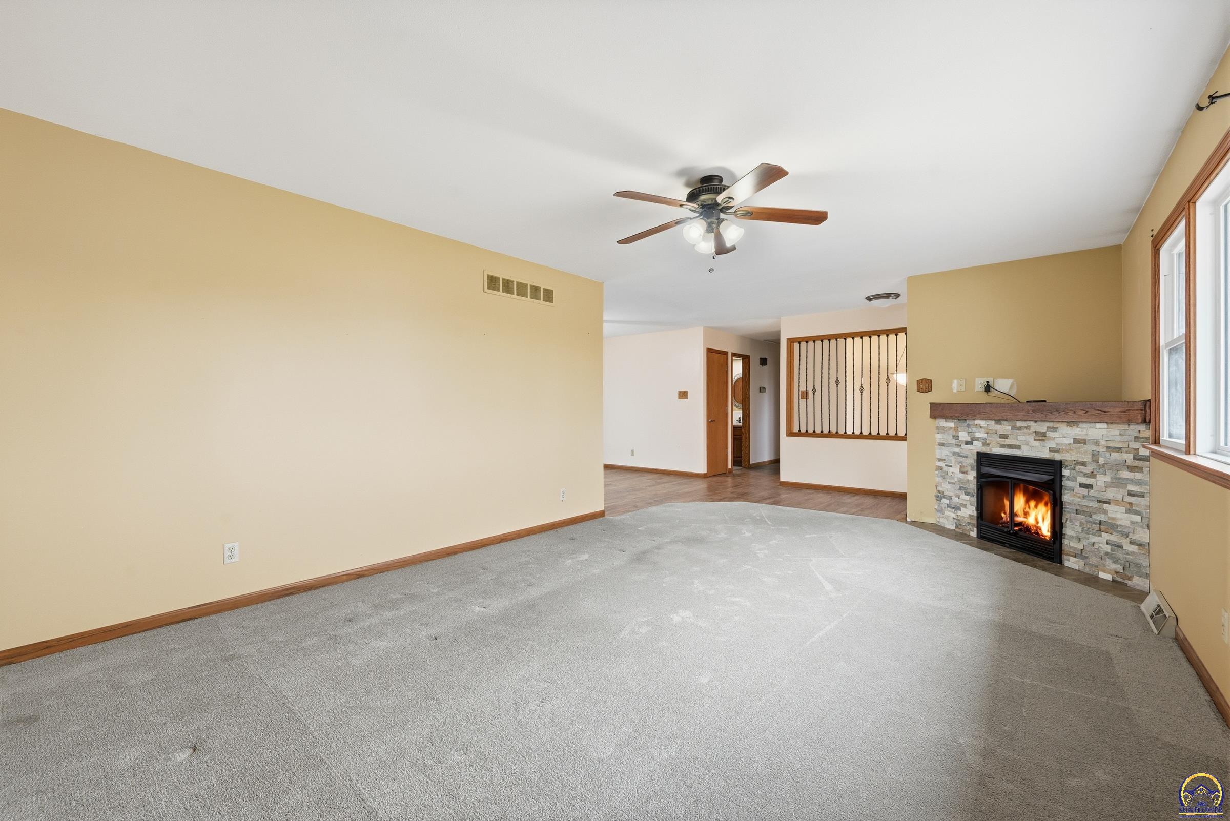2879 27th Street Topeka, KS 66617 - Photo 2 of 25