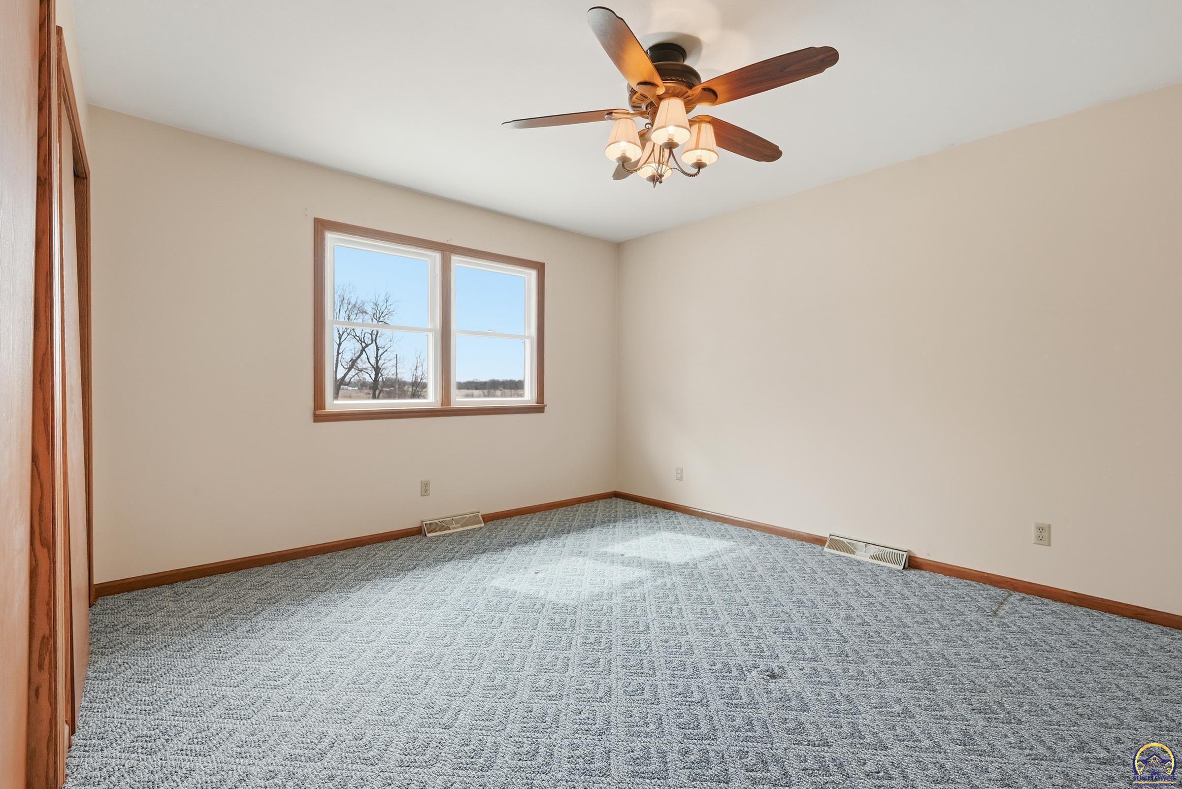 2879 27th Street Topeka, KS 66617 - Photo 9 of 25