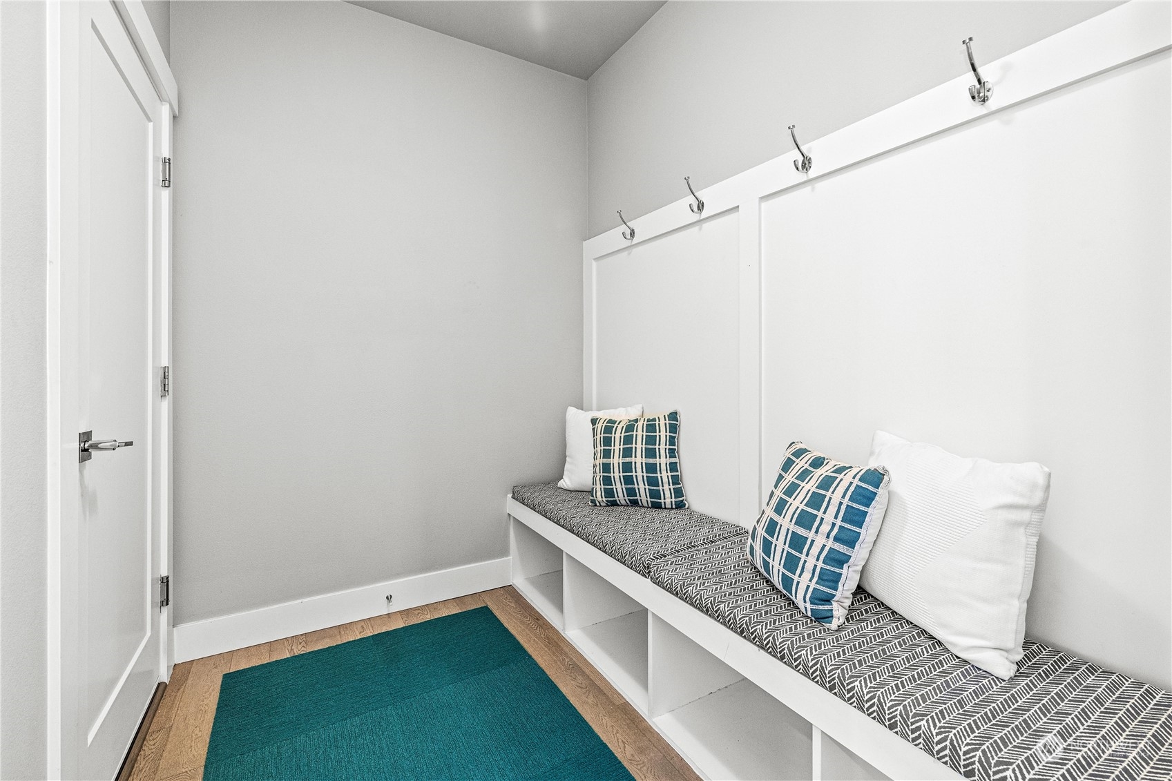 5764 Northeast 7th Court Renton, WA 98059 - Photo 4 of 40