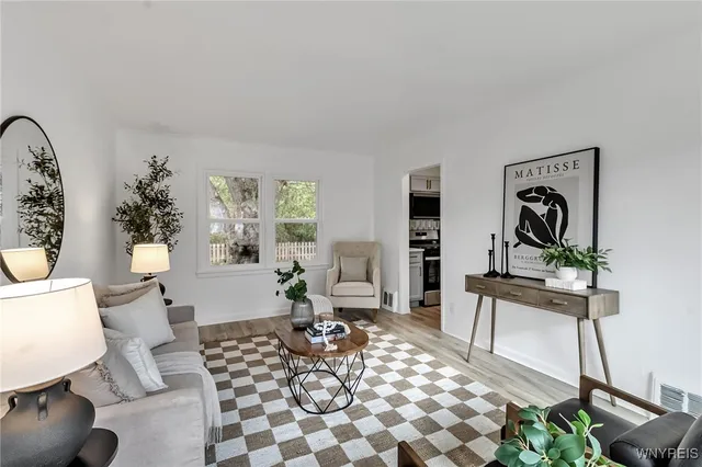 $299,900 | 414 Longmeadow Road, Amherst, NY 14226