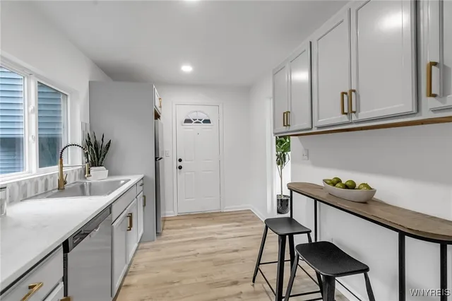 $299,900 | 414 Longmeadow Road, Amherst, NY 14226