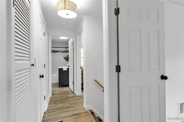 $299,900 | 414 Longmeadow Road, Amherst, NY 14226