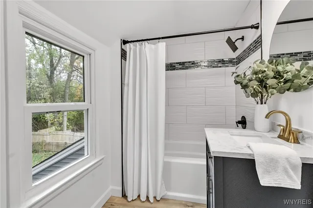 $299,900 | 414 Longmeadow Road, Amherst, NY 14226