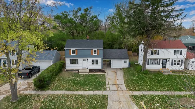 $299,900 | 414 Longmeadow Road, Amherst, NY 14226