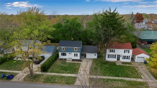 $299,900 | 414 Longmeadow Road, Amherst, NY 14226