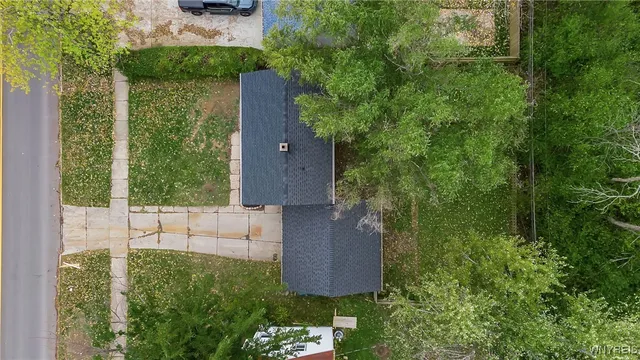 $299,900 | 414 Longmeadow Road, Amherst, NY 14226