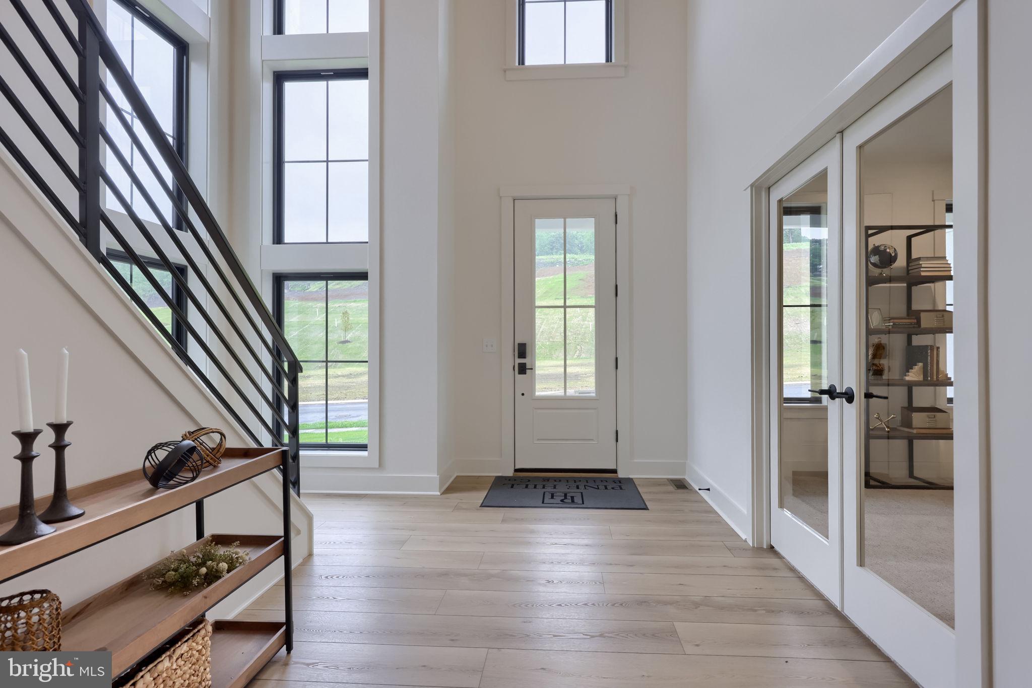 421 Cannon Way Lebanon, PA 17042 - Photo 11 of 48 2 story foyer