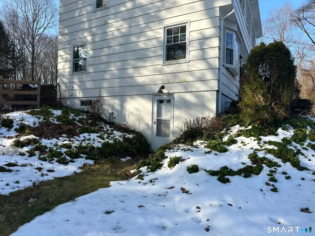 $1,850 | 2 Hurd Street, Shelton, CT 06484