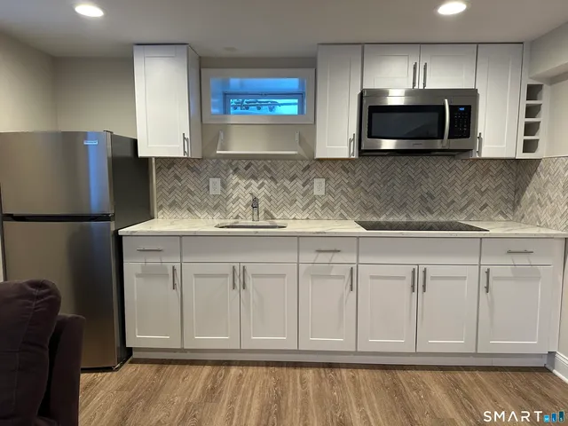 $1,850 | 2 Hurd Street, Shelton, CT 06484