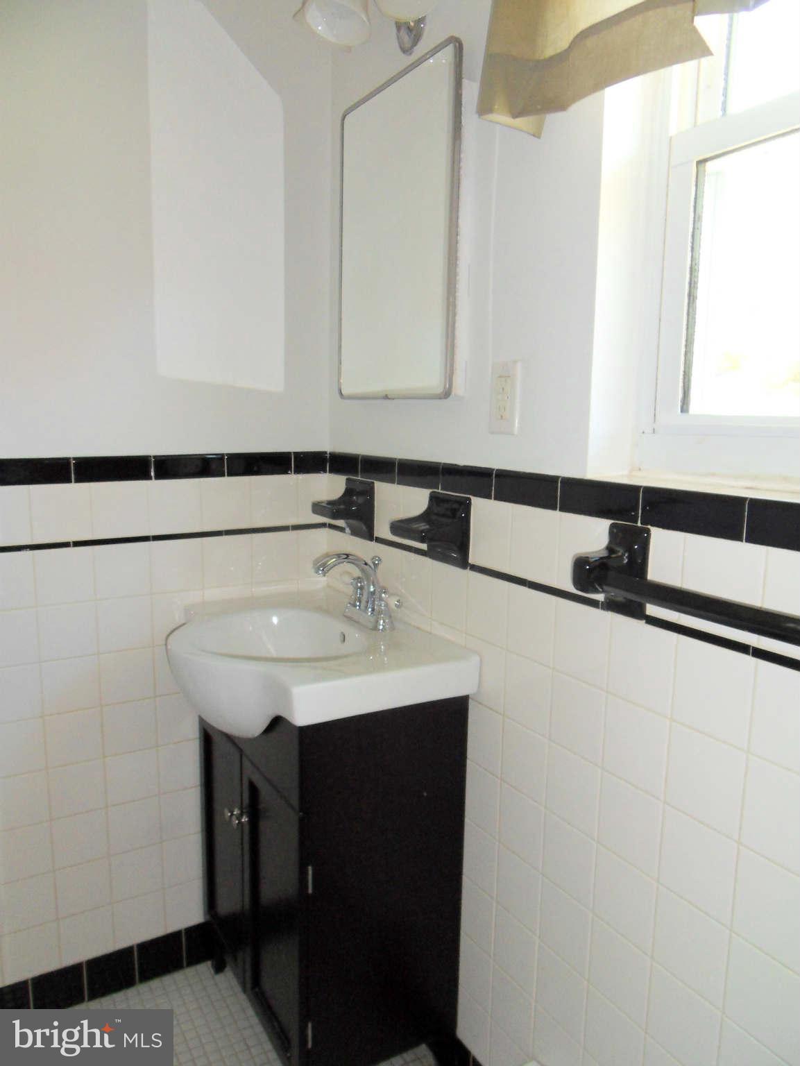 10111 Brandywine Road Clinton, MD 20735 - Photo 12 of 23 Bath (Master)