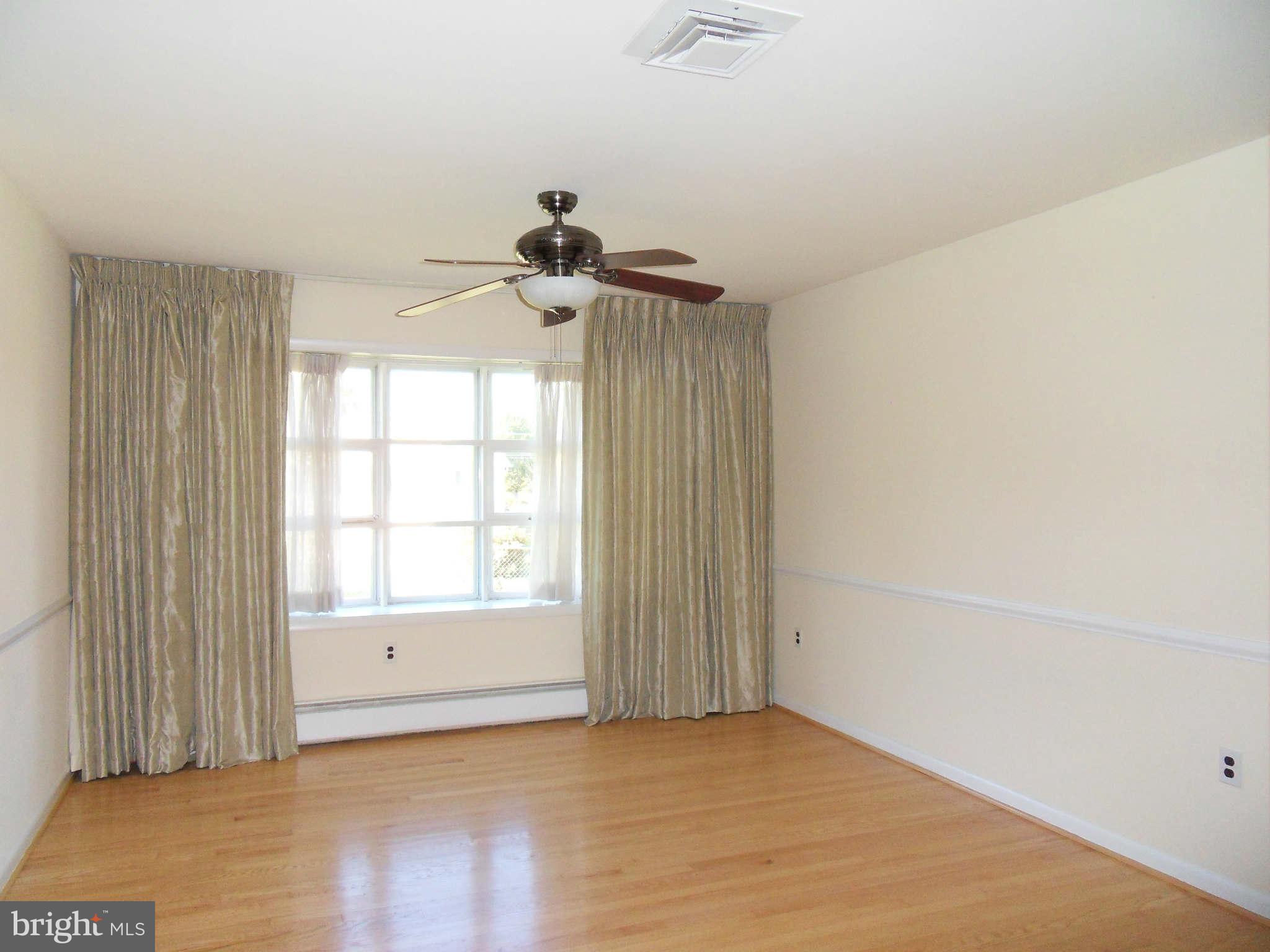 10111 Brandywine Road Clinton, MD 20735 - Photo 3 of 23 Dining Room