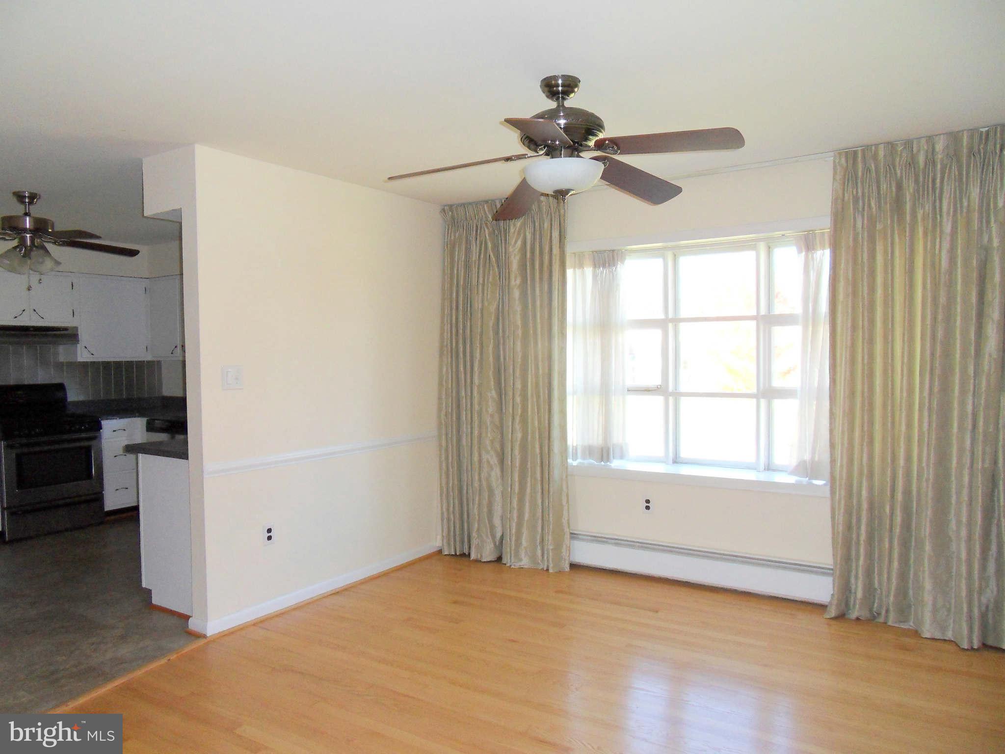 10111 Brandywine Road Clinton, MD 20735 - Photo 6 of 23 Dining Room & Kitchen