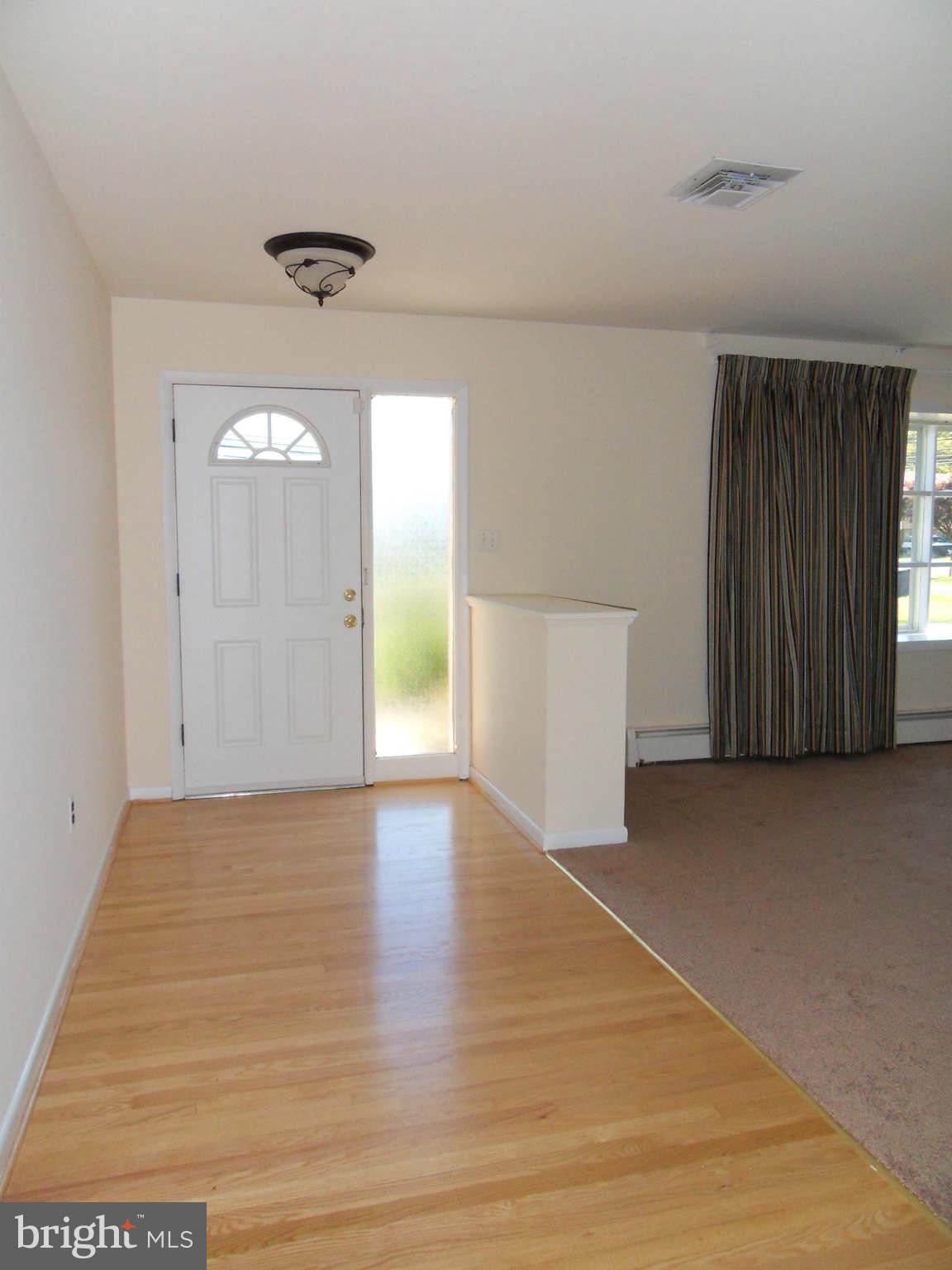 10111 Brandywine Road Clinton, MD 20735 - Photo 9 of 23 Foyer
