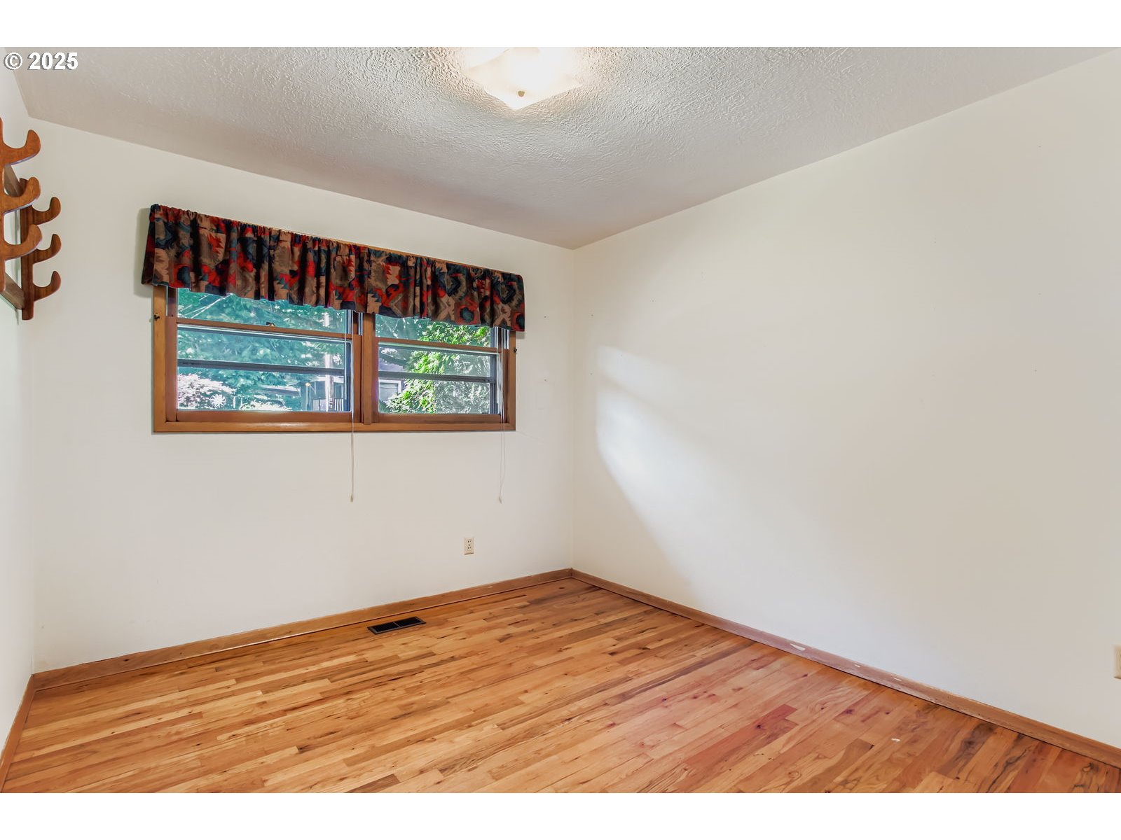 4967 Southeast Logus Road Milwaukie, OR 97222 - Photo 18 of 27 Gallery Image 18