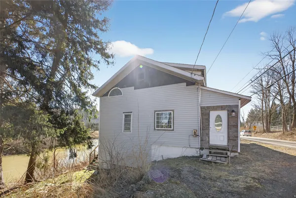 $129,900 | 2474 Highway 26, Endicott, NY 13760