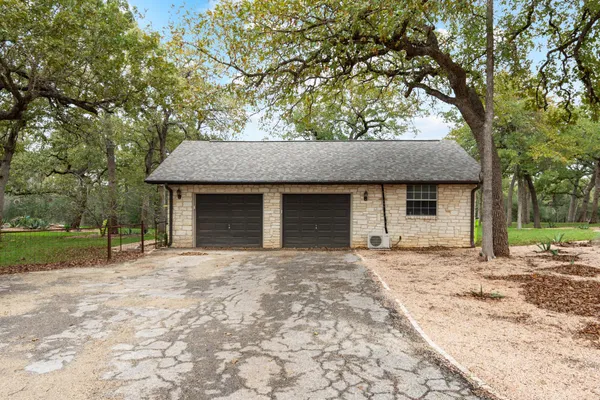 $799,000 | 346 The Oaks Boulevard, Elgin, TX 78621