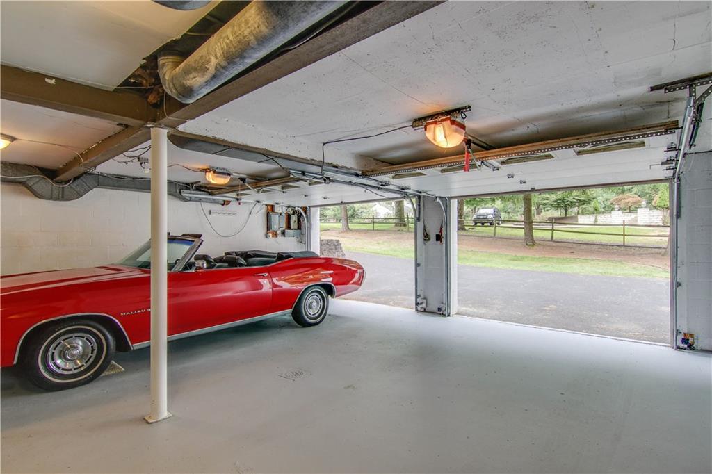 872 Field Club Road Pittsburgh, PA 15238 - Photo 20 of 25 Gallery Image 20