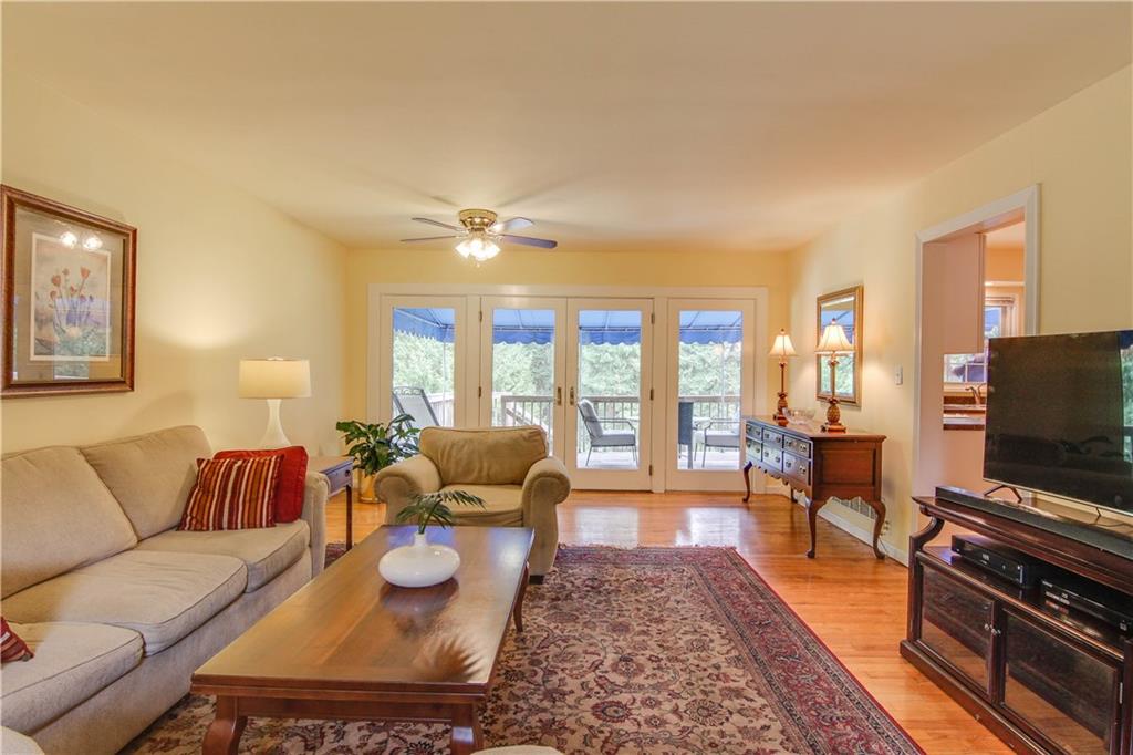 872 Field Club Road Pittsburgh, PA 15238 - Photo 9 of 25 Gallery Image 9