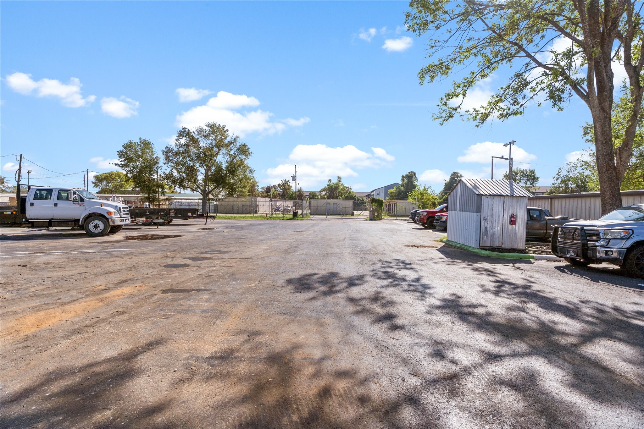9902 Franklin Road Houston, TX 77070 - Photo 34 of 43 a view of a parking space with a street