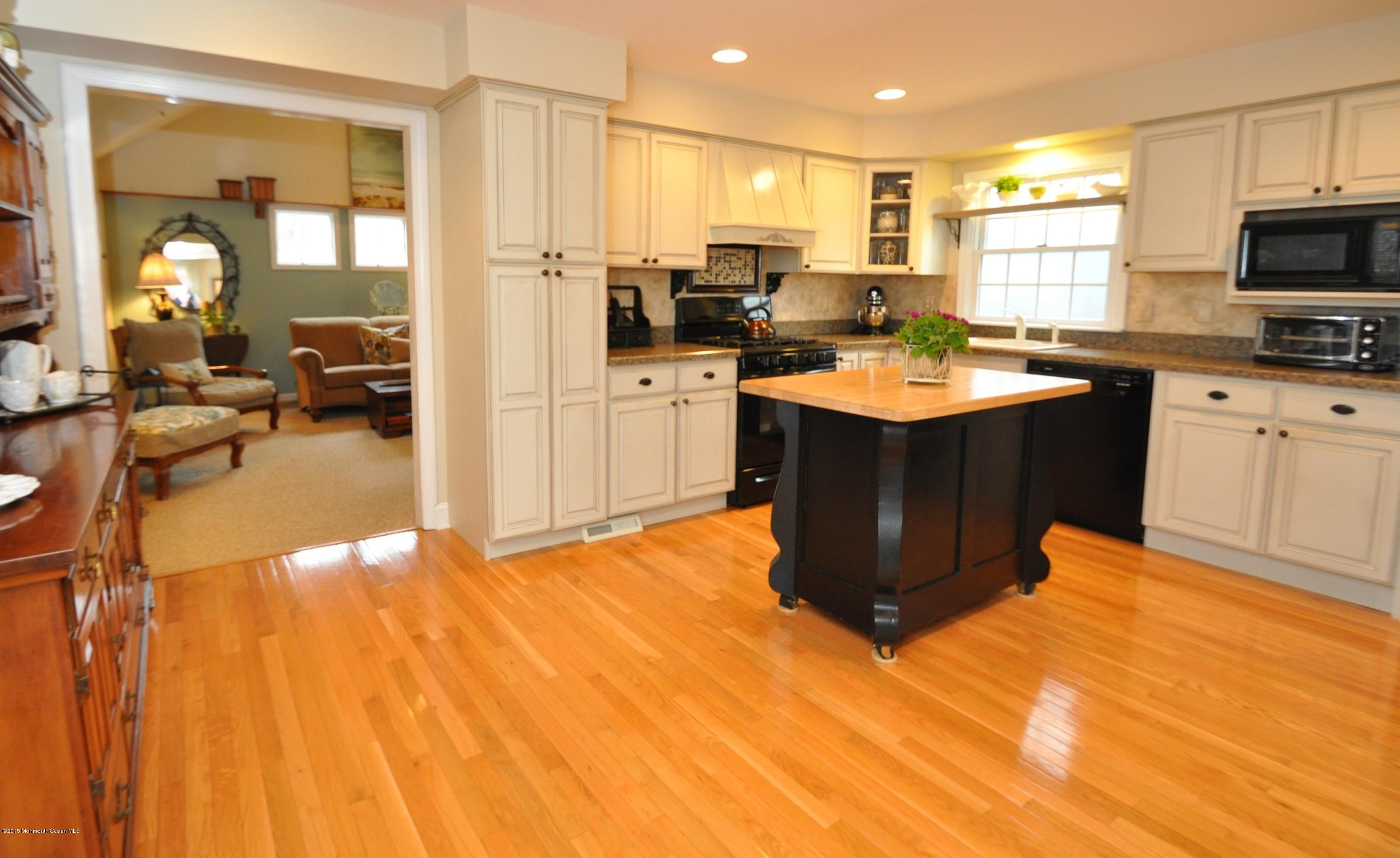 302 Sudbury Road Point Pleasant, NJ 08742 - Photo 6 of 18 Kitchen to Family Room