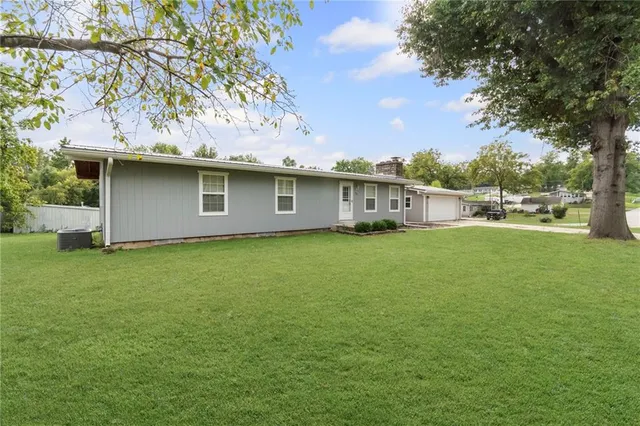 $195,000 | 702 East 6th Street, Carrollton, MO 64633