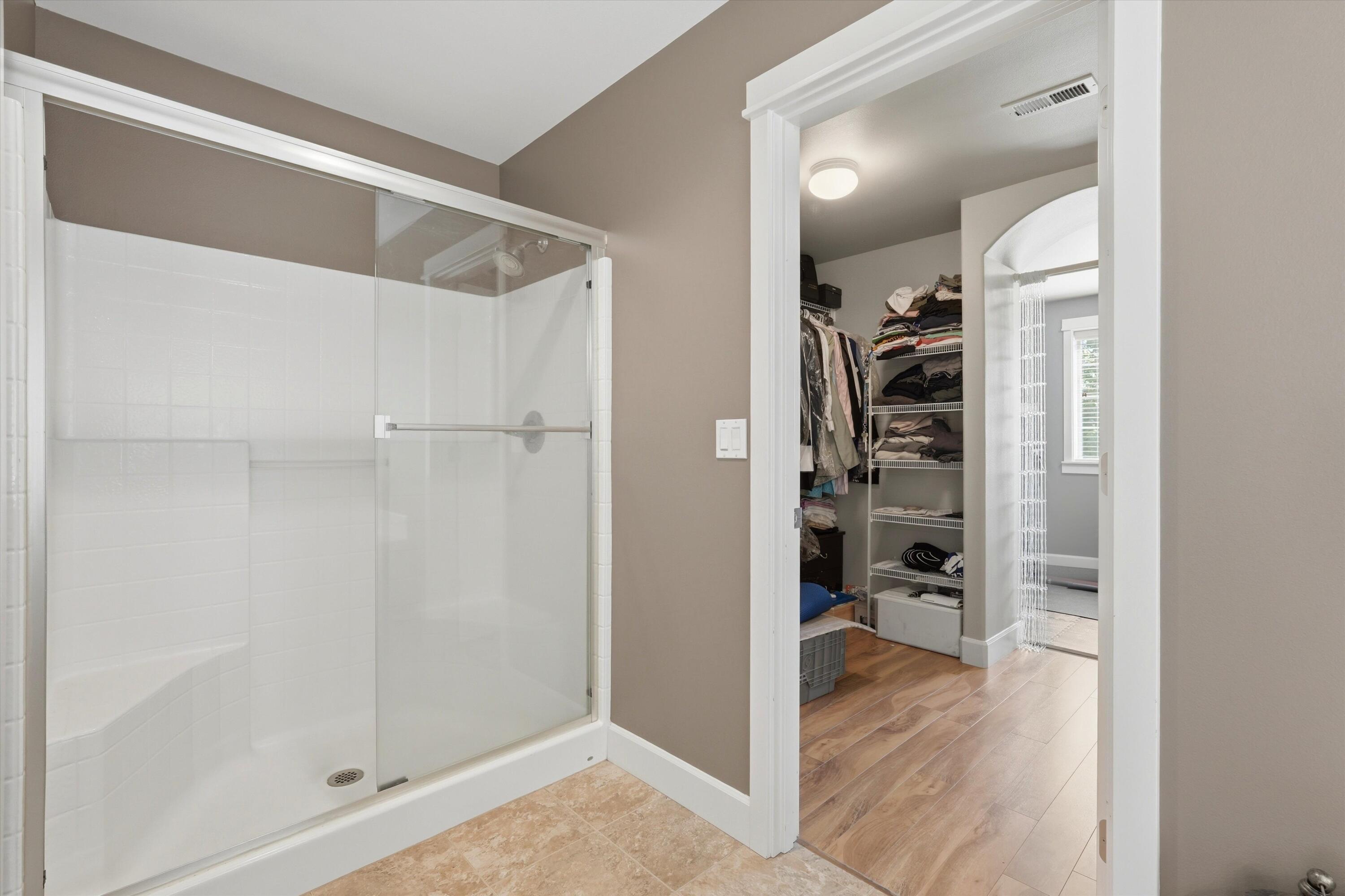 61235 Splendor Lane Bend, OR 97702 - Photo 43 of 52 separate shower