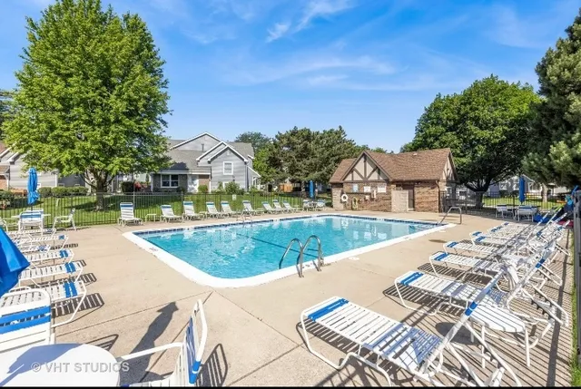 $305,000 | 2764 Weeping Willow Drive, Unit A, Lisle, IL 60532