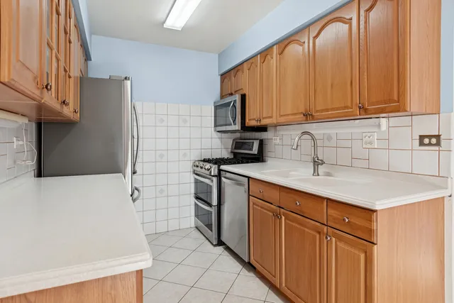 $305,000 | 2764 Weeping Willow Drive, Unit A, Lisle, IL 60532