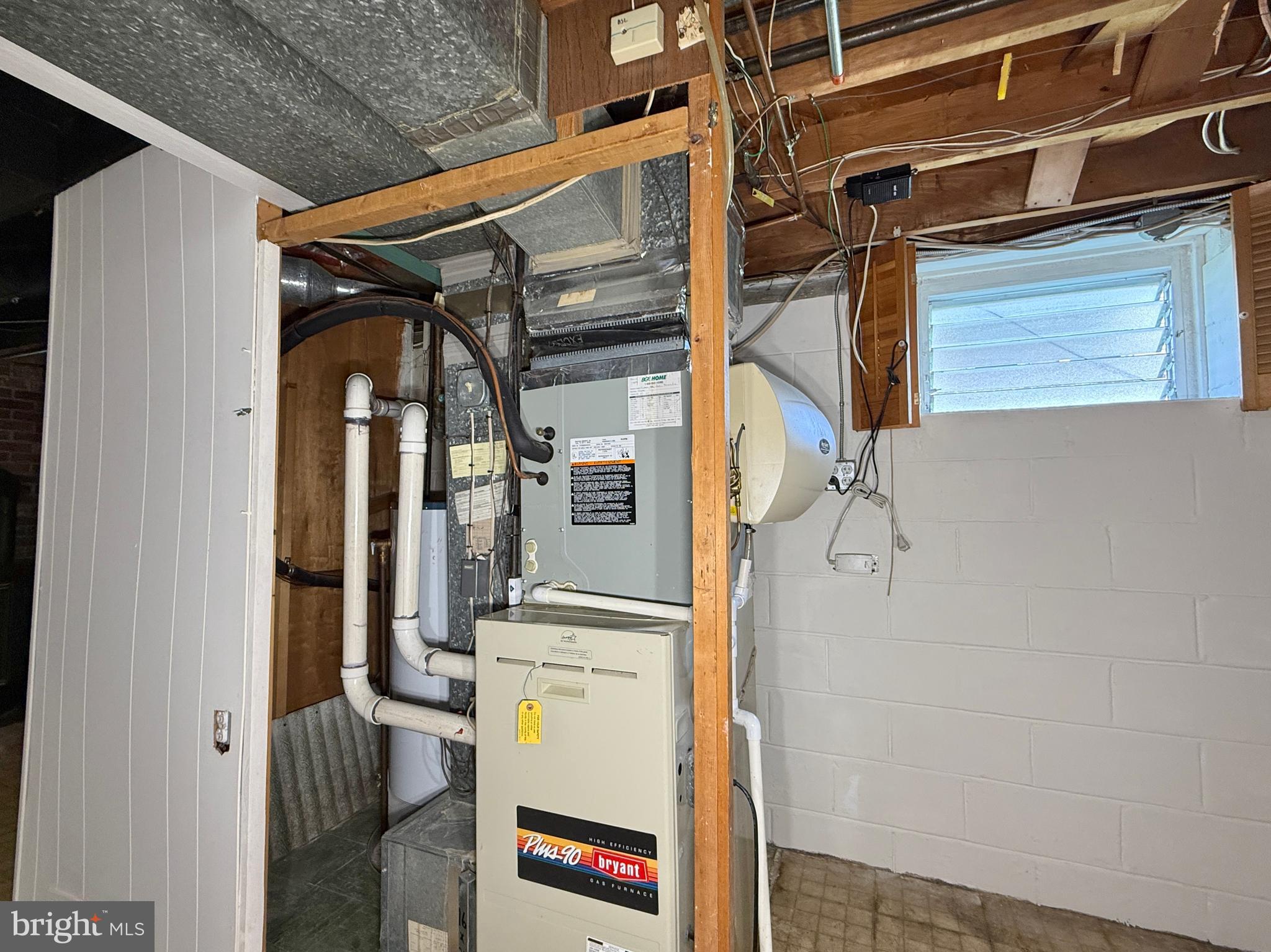 2002 Old Frederick Road Baltimore, MD 21228 - Photo 26 of 36 a utility room with dryer and washer