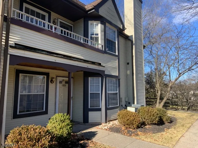 a view of a entryway of the house