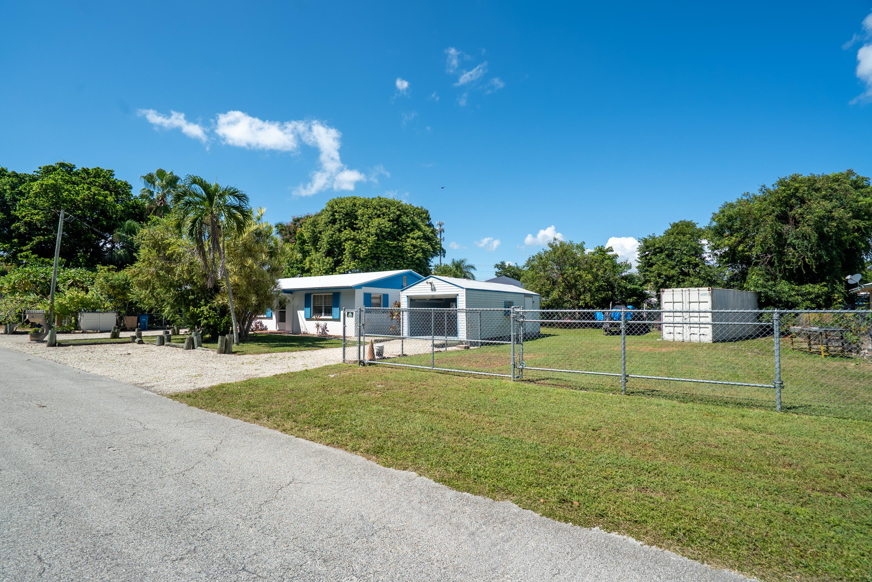 8 Andros Road Key Largo, FL 33037 - Photo 4 of 30 Rolling Gated Property