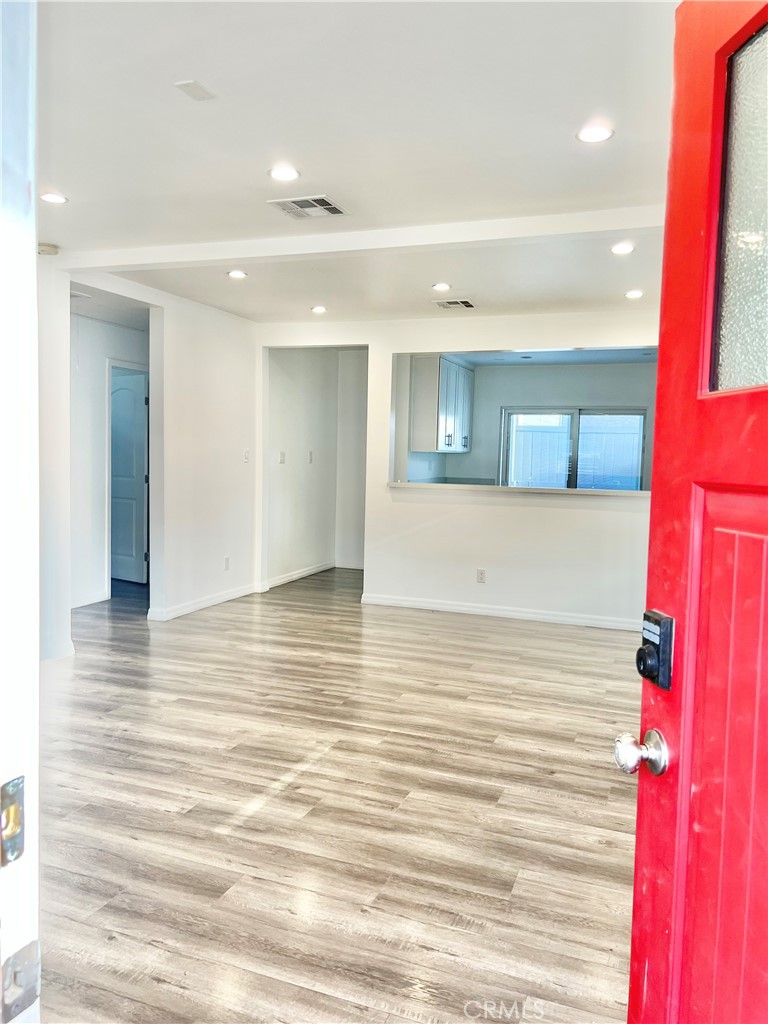 7110 Valmont Street Tujunga, CA 91042 - Photo 4 of 17