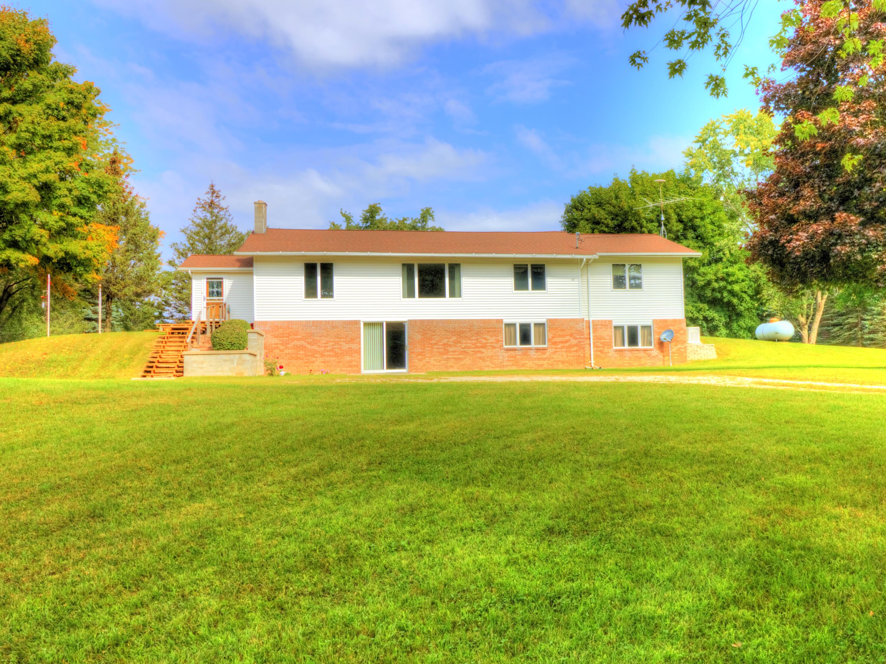 318 Mt Hope Road South Crystal, MI 48818 - Photo 2 of 38 South side