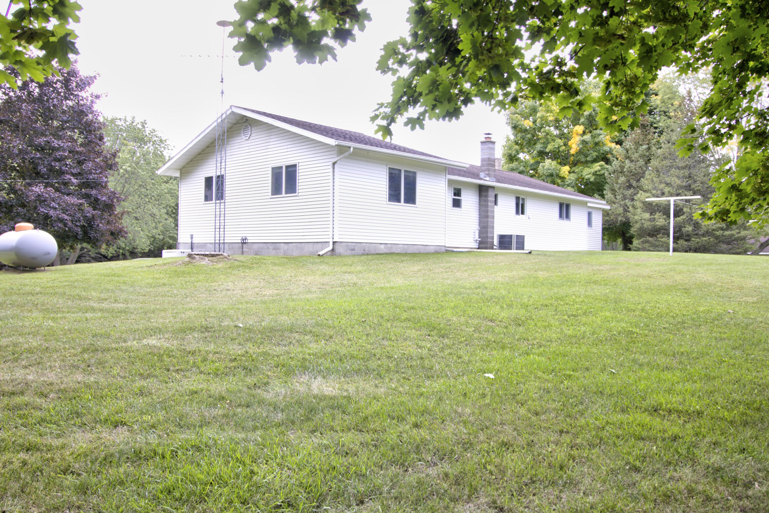 318 Mt Hope Road South Crystal, MI 48818 - Photo 5 of 38 north side