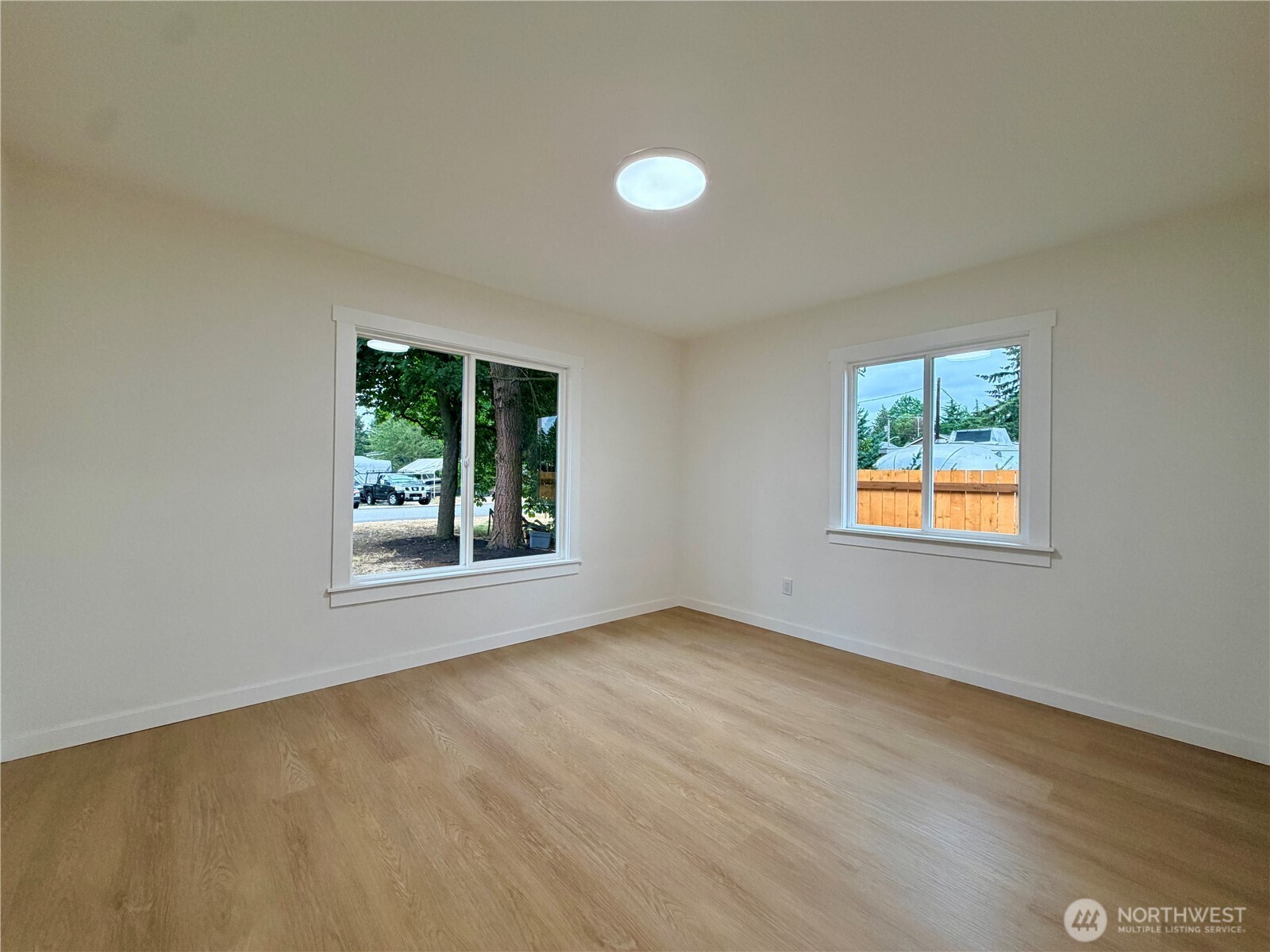 2405 Northeast 10th Street Renton, WA 98056 - Photo 27 of 32 Gallery Image 27