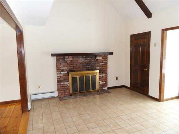 63 Purgatory Road Sutton, MA 01590 - Photo 10 of 22 an empty room with windows
