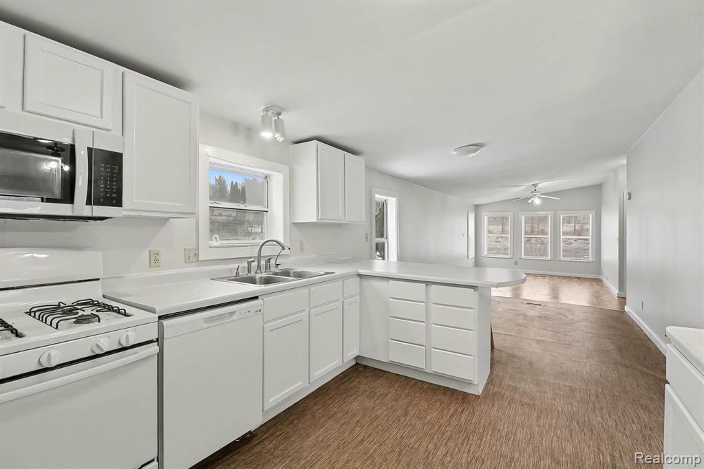 1295 West Cook Road Grand Blanc, MI 48439 - Photo 12 of 21