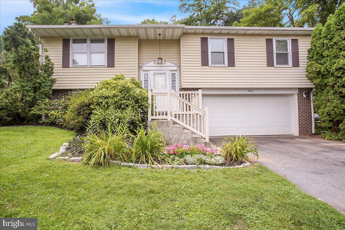 606 Summit Avenue Reading, PA 19607 - Photo 2 of 36 Gallery Image 2