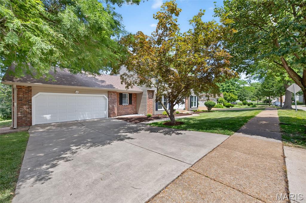 235 Stablestone Drive Chesterfield, MO 63017 - Photo 2 of 54 Gallery Image 2