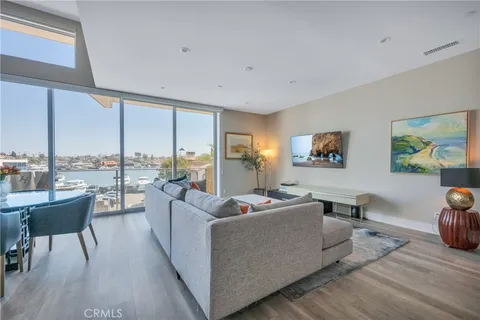 $4,350,000 | 3353 Via Lido, Newport Beach, CA 92663
