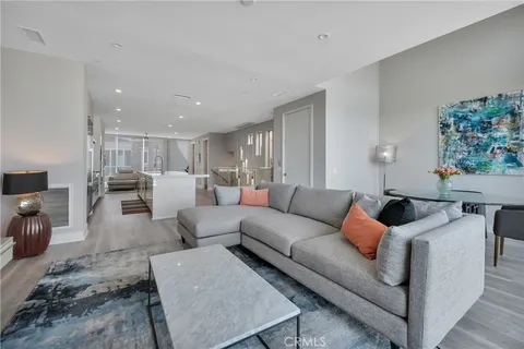 $4,350,000 | 3353 Via Lido, Newport Beach, CA 92663